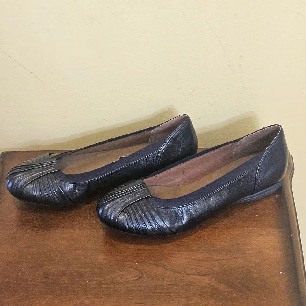 Cobb Hill RevCraze ballet flats by Rockport Size 8